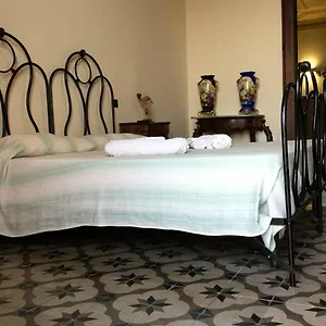 3* לינה וארוחת בוקר Marina